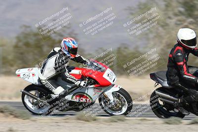 media/Dec-01-2025-Moto Forza (Mon) [[2daa91e15f]]/3-Beginner Group/Session 2 (Turn 7 Inside Pans)/